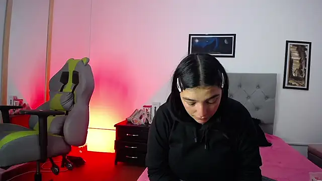 Esmeraldaa- online show from 10.07.25