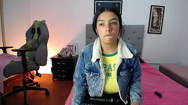 Esmeraldaa- online show from 10.09.25