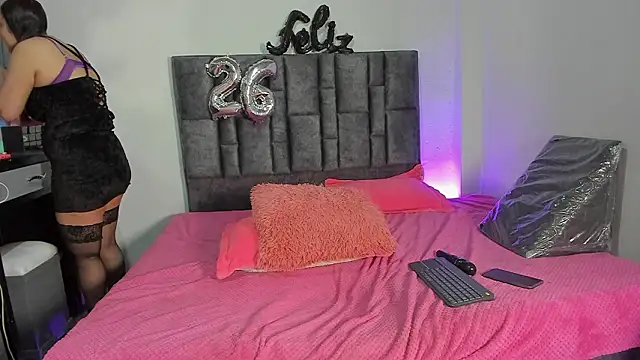 Esmeraldaa- online show from 03.11.26