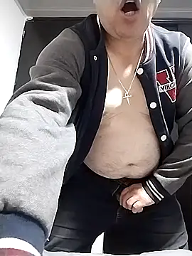 Snapshot of BigCristh79 chatting on 09.22.25 BigCristh79 online show from 09.22.25