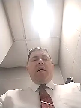 Snapshot of BigCristh79 chatting on 09.28.25 BigCristh79 online show from 09.28.25