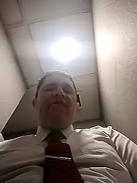 Snapshot of BigCristh79 chatting on 10.04.25 BigCristh79 online show from 10.04.25