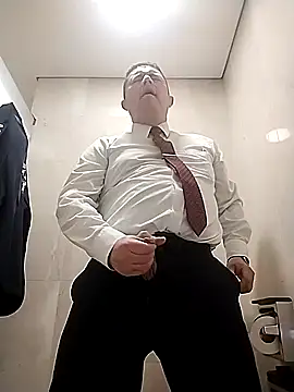 Snapshot of BigCristh79 chatting on 10.14.25 BigCristh79 online show from 10.14.25