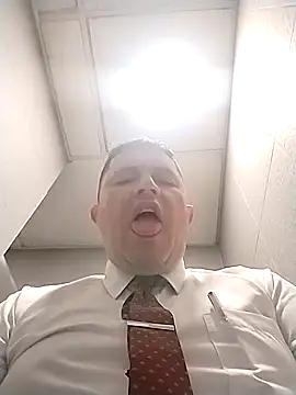 Snapshot of BigCristh79 chatting on 10.29.25 BigCristh79 online show from 10.29.25