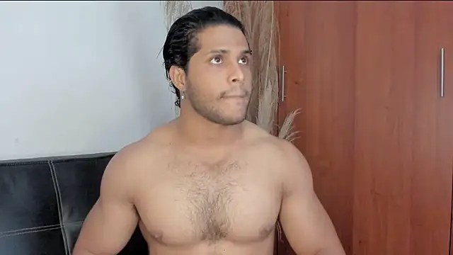 Snapshot of Evansdark1 chatting on 12.19.25 Evansdark1 online show from 12.19.25