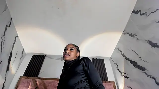 Snapshot of kandy_bronw chatting on 12.15.25 kandy bronw online show from 12.15.25