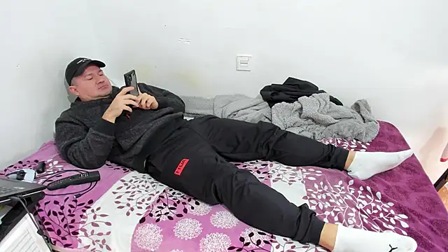 Snapshot of fuckynations chatting on 01.03.25 fuckynations online show from 01.03.25