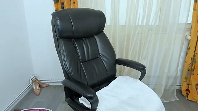 NaughtyWifey1 online show from 09.10.25