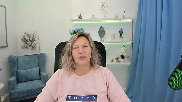 NinaStarle online show from 09.19.25