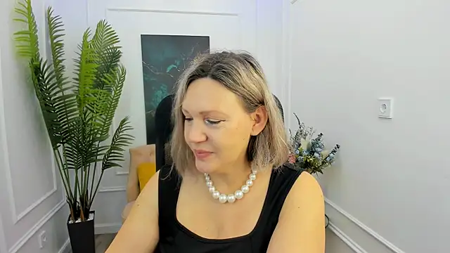 NinaStarle online show from 01.10.26