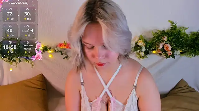 girlllsooft online show from 09.26.25