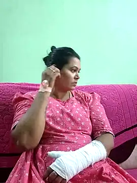 Snapshot of tamilaruvi chatting on 04.28.26 tamilaruvi online show from 04.28.26