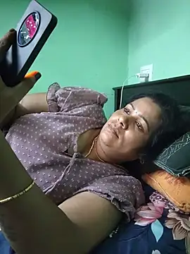 Snapshot of tamilaruvi chatting on 06.18.26 tamilaruvi online show from 06.18.26