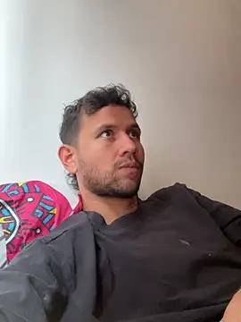 Snapshot of Michaell_Spinelly chatting on 09.10.25 Michaell Spinelly online show from 09.10.25