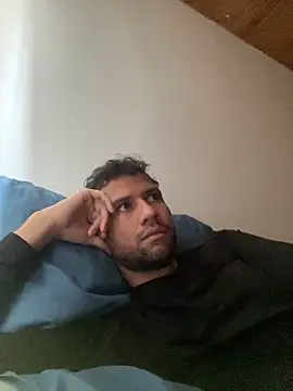 Snapshot of Michaell_Spinelly chatting on 09.19.25 Michaell Spinelly online show from 09.19.25