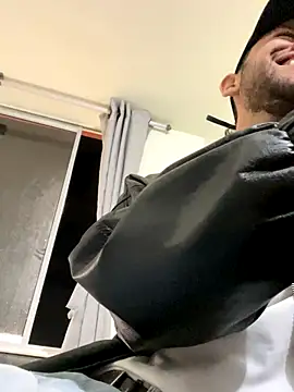 Snapshot of Michaell_Spinelly chatting on 09.21.25 Michaell Spinelly online show from 09.21.25