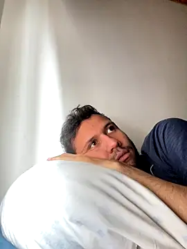 Snapshot of Michaell_Spinelly chatting on 09.23.25 Michaell Spinelly online show from 09.23.25