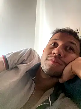 Snapshot of Michaell_Spinelly chatting on 10.05.25 Michaell Spinelly online show from 10.05.25