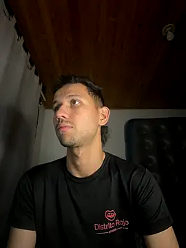 Snapshot of Michaell_Spinelly chatting on 10.18.25 Michaell Spinelly online show from 10.18.25