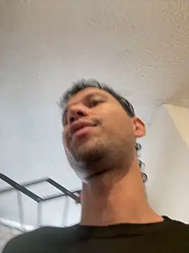 Snapshot of Michaell_Spinelly chatting on 10.19.25 Michaell Spinelly online show from 10.19.25