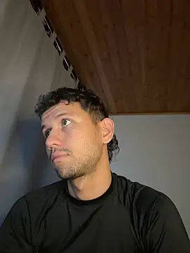 Snapshot of Michaell_Spinelly chatting on 10.22.25 Michaell Spinelly online show from 10.22.25