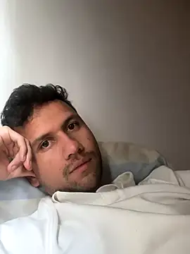 Snapshot of Michaell_Spinelly chatting on 11.26.25 Michaell Spinelly online show from 11.26.25