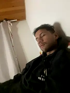 Snapshot of Michaell_Spinelly chatting on 11.29.25 Michaell Spinelly online show from 11.29.25