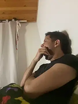 Snapshot of Michaell_Spinelly chatting on 11.30.25 Michaell Spinelly online show from 11.30.25