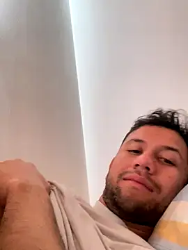 Snapshot of Michaell_Spinelly chatting on 12.05.25 Michaell Spinelly online show from 12.05.25