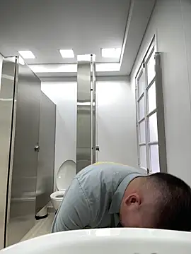 Manu0586 online show from 04.17.26