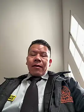 Snapshot of Manu0586 chatting on 05.17.26 Manu0586 online show from 05.17.26