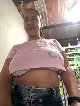 Snapshot of Mara_luxx chatting on 09.23.25 Mara luxx online show from 09.23.25