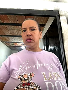 Snapshot of Mara_luxx chatting on 10.11.25 Mara luxx online show from 10.11.25