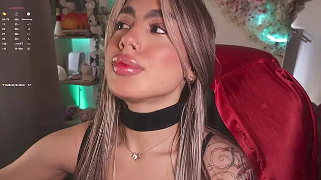 Snapshot of Miila_snow chatting on 09.09.25 Miila snow online show from 09.09.25