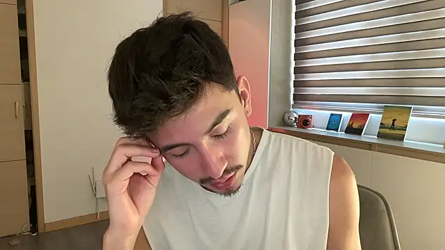 sweettaaron01 online show from 12.19.25