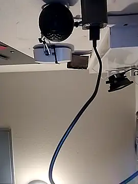 Snapshot of anonymity_awaits@xh chatting on 11.09.25 anonymity awaitsxh online show from 11.09.25