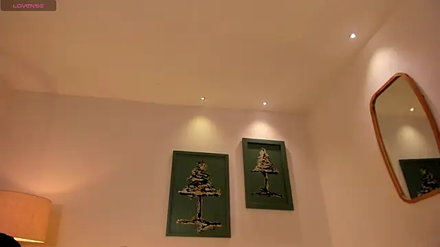 IsabellaMoreau online show from 10.12.25