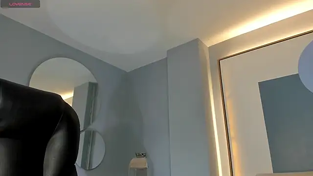 IsabellaMoreau online show from 05.13.26