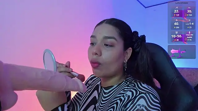 Snapshot of giselle_upp chatting on 11.06.25 giselle upp online show from 11.06.25