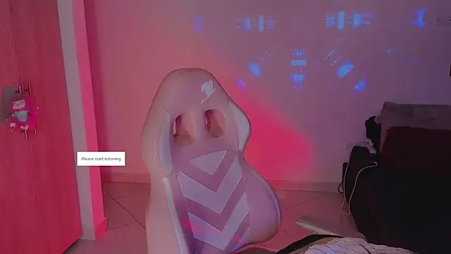 Snapshot of Moonlightt_21 chatting on 12.13.25 Moonlightt 21 online show from 12.13.25