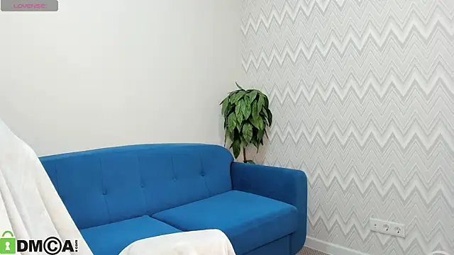 Nelly Kimm online show from 10.05.25