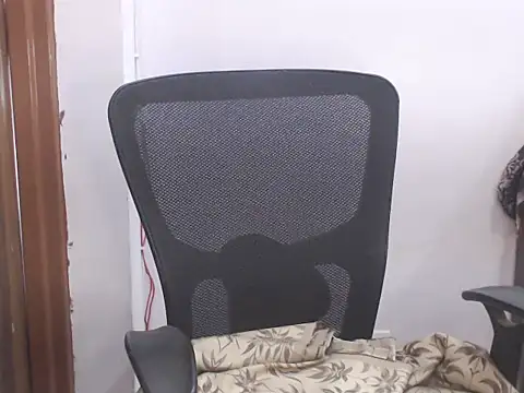 Snapshot of Horny_sha chatting on 09.20.25 Horny sha online show from 09.20.25