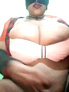 Dassing strip couple online show from 02.10.26