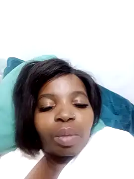 ShySexyBaddiexx online show from 11.26.25