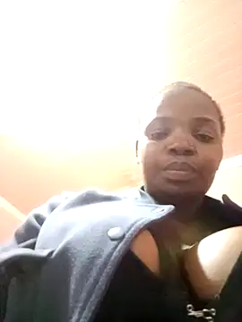 ShySexyBaddiexx online show from 02.12.26