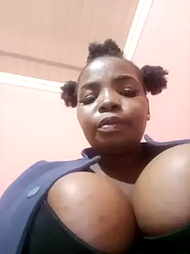 ShySexyBaddiexx online show from 02.18.26