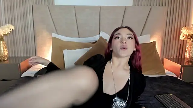 Victoria Beaumont online show from 10.31.25