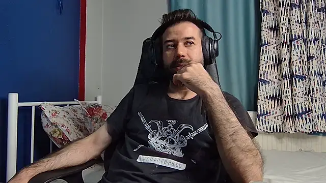 Snapshot of flydirty chatting on 10.08.25 flydirty online show from 10.08.25