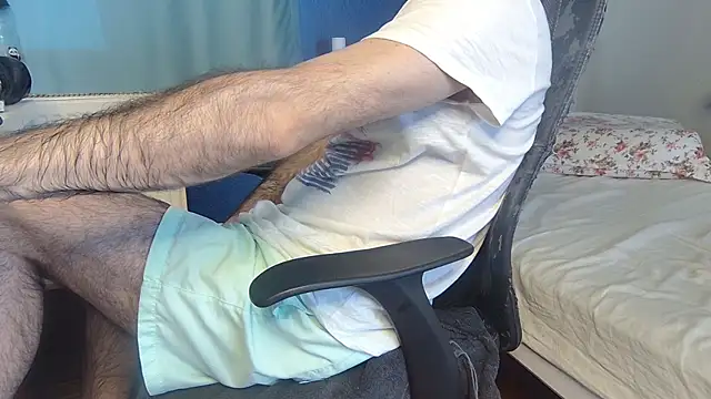 Snapshot of flydirty chatting on 11.08.25 flydirty online show from 11.08.25