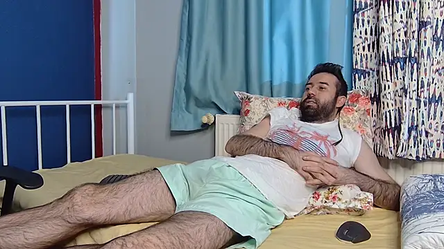 Snapshot of flydirty chatting on 11.27.25 flydirty online show from 11.27.25